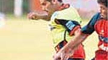 Omar puede ser titular.