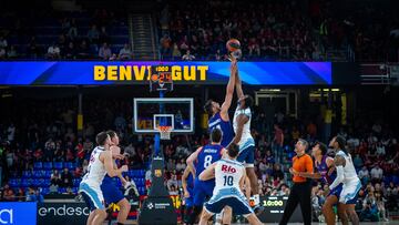 Salto inicial en el Barça-Breogán.