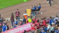 Esta escena será recordada como el último momento de Meneghini en la U: ya es viral en redes