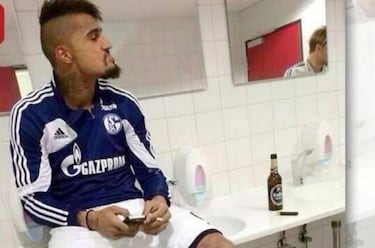 Los líos de Boateng: expulsado del Mundial, pillado fumando...