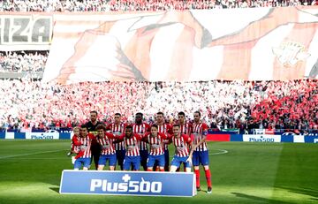 Once del Atlético de Madrid: Oblak; Arias, Giménez, Godín, Lucas Hernández; Thomas, Saúl, Correa, Lemar; Griezmann y Morata.