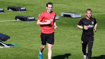 El defensa uruguayo del Atlético de Madrid Diego Godín durante el entrenamiento del equipo.