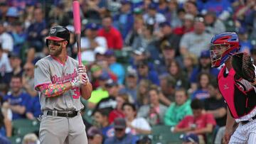 Bryce Harper hizo historia al situarse en base sin tener que batear en siete ocasiones en la jornada dominical frente a los Cubs de Chicago.