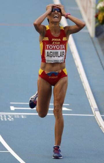 Alessandra Aguilar de España reacciona tras finalizar la maratón femenina durante el Campeonato Mundial de Atletismo IAAF en Moscú 10 de agosto 2013.