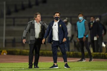 Sin embargo, no todos hicieron caso a las indicaciones, pues Miguel Herrera, estratega del América, no utilizó cubreboca en el juego frente a Pumas