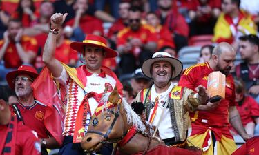 Aficionados de España en el estadio Merkur Spielarena en Düsseldorf.