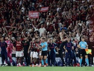 Soccer Football - Brasileiro Championship - Flamengo v Ceara - Estadio Maracana, Rio de Janeiro, Brazil - December 3, 2025 Flamengo coach Filipe Luis celebrates after winning the Brasileiro Championship REUTERS/Ricardo Moraes