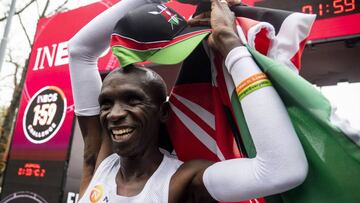 ?Qui谷n es Kipchoge? El fil車sofo de la marat車n derriba el muro