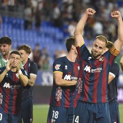 Pulido, capitán eterno del Huesca: “Este club es mi vida”