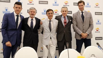 El presidente de la Asociaci&oacute;n del Deporte Espa&ntilde;ol, Jos&eacute; Hidalgo, y el presidente de la Real Federaci&oacute;n Espa&ntilde;ola de Atletismo, Ra&uacute;l Chapado, posan en el Desayuno de Europa Press.