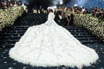 Diana Ross posa en la alfombra roja de la MET Gala 2025.