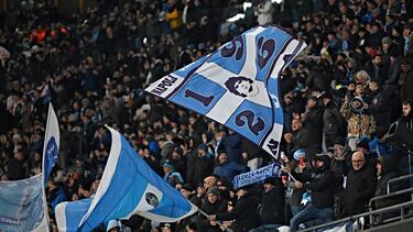 Aficionados del Nápoles.