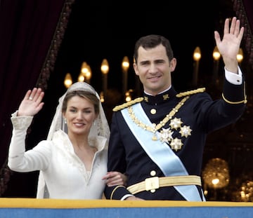 El 22 de mayo del 2004, el prncipe Felipe de Borbn y Grecia se cas con la periodista Letizia Ortiz Rocasolano en la catedral de la Almudena de Madrid.