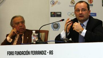 Patrick Baumann, secretario general de la FIBA, junto a Pedro Ferr&aacute;ndiz en un Foro AS celebrado en Alcobendas.