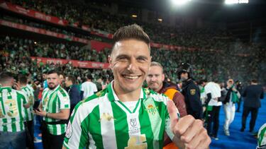 Joaquín celebrates Copa del Rey victory with Betis