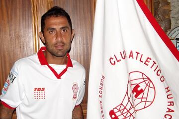 El ‘Rolfi’ dejó huella en el América, donde militó de 2009 a 2012. Posteriormente se fue a Independiente de Avellaneda y después a Huracán, club al cual representa en la actualidad. Con el ‘Globo’ registra apenas ocho de 21 partidos y un gol.