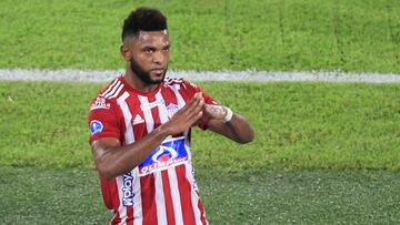 Miguel Ángel Borja en un partido de Junior en la Copa Sudamericana.