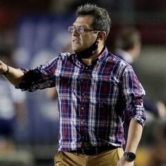 Hugo Pérez pone en duda su continuidad al frente de El Salvador: “Voy a entrar en evaluación”