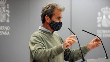 GRAF3711. MADRID, 01/10/2020.- El director del Centro de Coordinación de Alertas y Emergencias Sanitarias del Ministerio de Sanidad, Fernando Simón, durante la rueda de prensa ofrecida este jueves para dar las últimas novedades de la evolución de la pandemia del coronavirus . EFE/JuanJo Martín