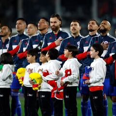Colo Colo busca arrebatarle un seleccionado chileno a la UC: la pelea del mercado