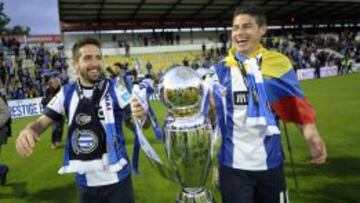 Moutinho y James Rodr&iacute;guez celebran el &uacute;ltimo t&iacute;tulo del Oporto.