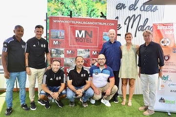 Otro momento de la presentación del paetido Leyendas de España- Deportivo Alhaurino.