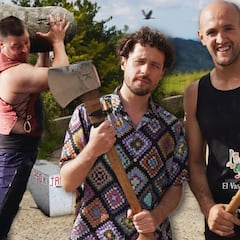 El polémico vídeo de Luisito Comunica en el País Vasco no se olvida del surf