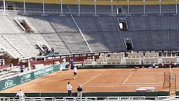 <b>LAS VENTAS. </b>Estados Unidos y España siguieron tomando contacto ayer con la pista que se ha construido sobre el ruedo del coliseo madrileño. La primera plaza del mundo.