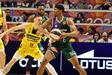 Kameron Taylor ante Kyle Guy, una de las pesadillas del Unicaja.