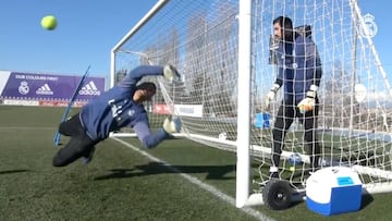 Vaya reflejos de Keylor y Kiko: ¡Paradones con una pelota de tenis!