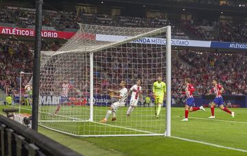 1-0. Antoine Griemzann marcó el primer gol.