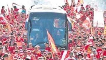 <b>LA MAREA GRANA. </b>En el Nàstic esperan emular a Celta y Cádiz, que lograron el ascenso el año pasado en el estadio de Chapín.