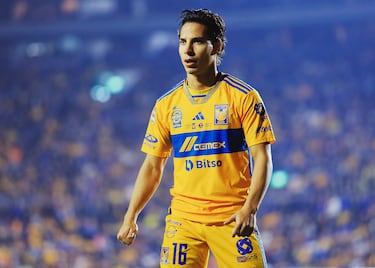 Ricardo La Volte, ex -Argentina que proíbe um jogador de bola e o ex -treinador, as pances do jogador da Rajican. Em 2019, Betis graças ao pagamento de CF Amé Amita quatro milhões no primeiro 2023 Ele restaura o México, para jogar Iniko, para ler a equipe de León. Este ano foi digitado 25.