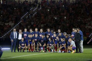 El Atlético celebró la Supercopa de Europa con su afición