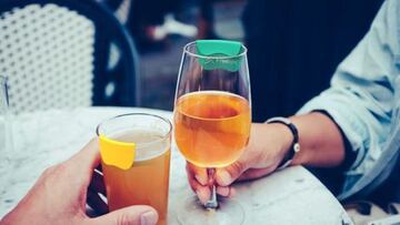 El doctor Carballo lanza un protector labial para no contagiarse