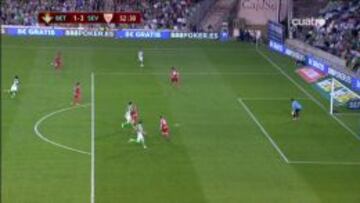 19’. Fuera de juego de Negredo.