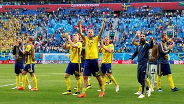 Los suecos celebran el pase a cuartos.