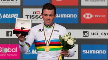 El campeón del mundo Mads Pedersen paseará el maillot arcoíris