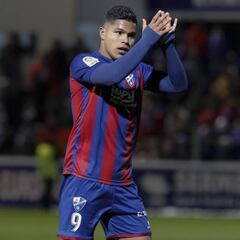 Cucho vuelve a entrenar con el Huesca después de la lesión