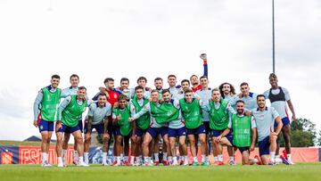 Los internacionales españoles, en el último entrenamiento previo a la final de la Eurocopa.