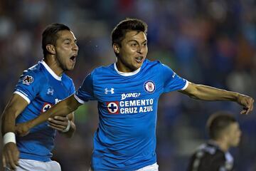 Con la esperanza de obtener más minutos, Cota se fue en calidad de préstamo a Pumas, donde esperar poder brillar y probar que pertenece a la primera división.