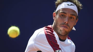 Cecchinato aparta a Pella de su segunda final seguida en casa