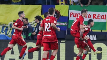 Budimir celebra su gol con Chimy Ávila.