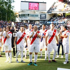 Vallecas homenajea a sus leyendas por el centenario