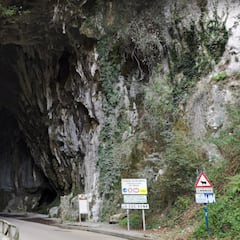 El pueblo de España al que solo se accede por una cueva