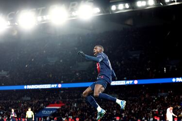 Dembélé says he is “very happy” to play with Mbappé at PSG