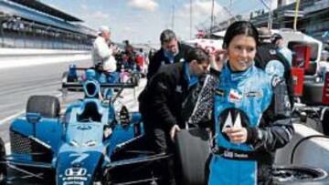 <b>CODICIADA. </b>Danica Patrick es muy seguida tanto por su destreza al volante de un monoplaza como por su enorme atractivo físico.