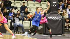 Laura Gil, durante el partido entre el Perfumer&iacute;as Avenida y el Araski de las semifinales de la Copa de la Reina.