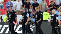 The Uruguay winger clashed with Tim Ream during the Copa América group stage game and left the field on a stretcher.