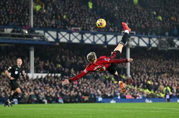 Chilena del jugador del Manchester United, Alejandro Garnacho, durante un duelo frente al Everton. 